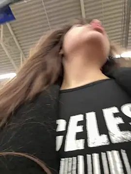 Snapshot of pantyless chatting on 10-22-25, 09:36 pantyless online show from 10-22-25, 09:36