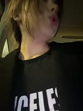 Snapshot of pantyless chatting on 10-23-25, 11:03 pantyless online show from 10-23-25, 11:03