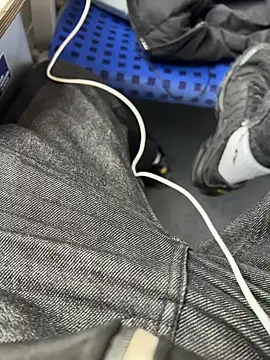 Snapshot of Michaela1222 chatting on 11-03-25, 10:27 Michaela1222 online show from 11-03-25, 10:27