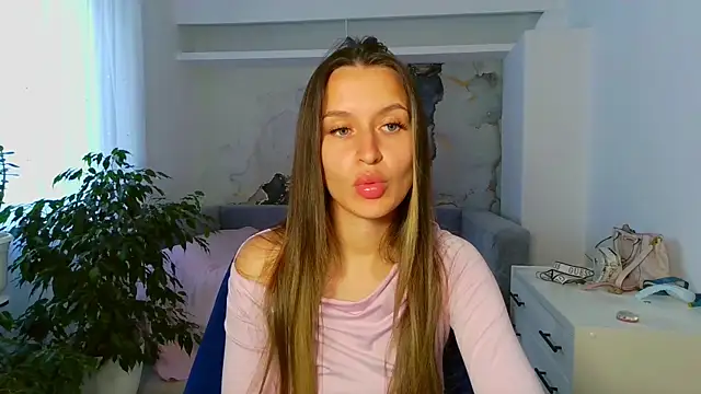 Snapshot of Submissive_love chatting on 05-25-26, 03:07 Submissive love online show from 05-25-26, 03:07