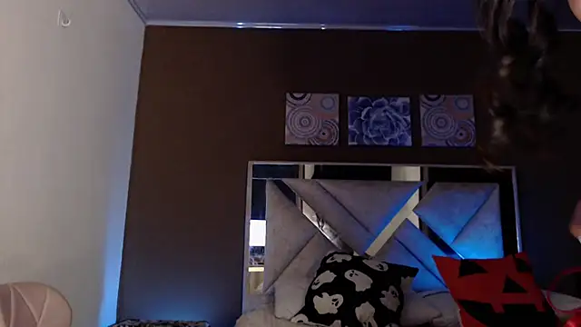 SophiaJoliebm online show from 10-23-25, 04:45