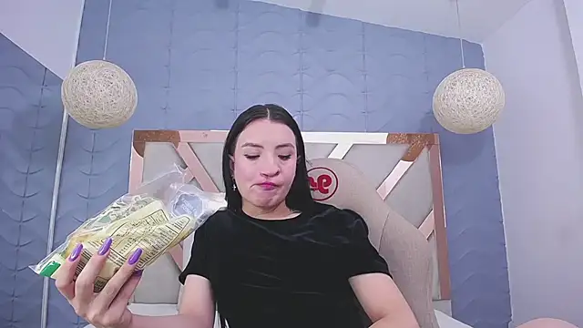 charlotte colee online show from 12-07-24, 01:40