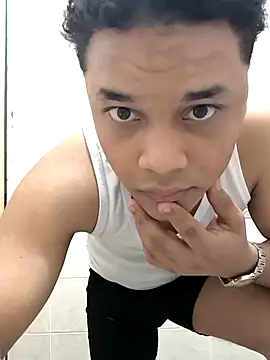 Snapshot of Ferneyv23 chatting on 09-12-25, 02:22 Ferneyv23 online show from 09-12-25, 02:22