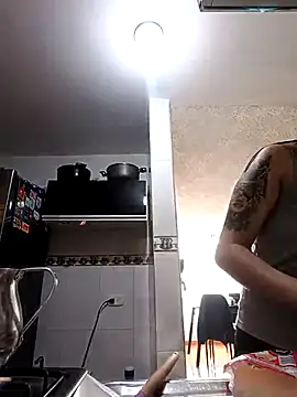 Bonny Klote online show from 10-16-25, 01:23