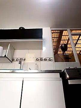 Bonny Klote online show from 12-18-25, 02:56