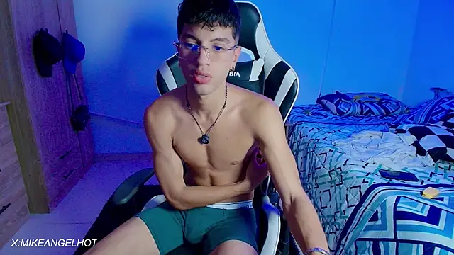 Angelligth online show from 04-21-26, 03:46