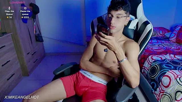 Angelligth online show from 04-24-26, 04:04