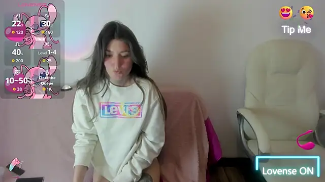 Snapshot of Tesa_cute chatting on 11-01-25, 02:24 Tesa cute online show from 11-01-25, 02:24