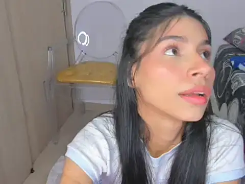 Snapshot of _violetadulce chatting on 01-17-25, 07:19 violetadulce online show from 01-17-25, 07:19