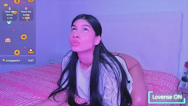 Snapshot of _violetadulce chatting on 02-05-25, 01:15 violetadulce online show from 02-05-25, 01:15