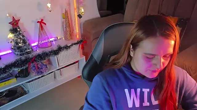 evy orange1 online show from 12-20-25, 03:35