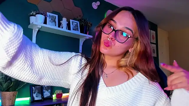 evy orange1 online show from 04-24-26, 12:13