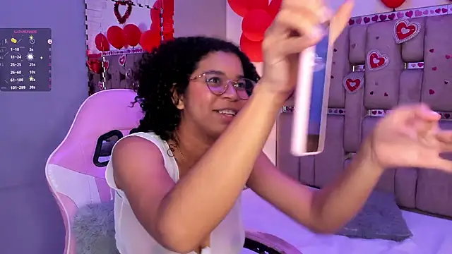 Snapshot of MilaHall_ chatting on 02-22-25, 07:01 MilaHall online show from 02-22-25, 07:01