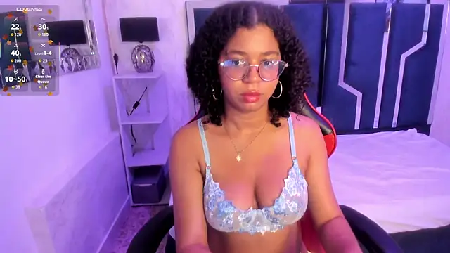 Snapshot of MilaHall_ chatting on 10-05-25, 04:00 MilaHall online show from 10-05-25, 04:00