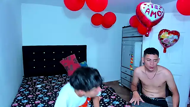 Snapshot of Alexander_and_Xiao chatting on 02-15-25, 10:10 Alexander and Xiao online show from 02-15-25, 10:10