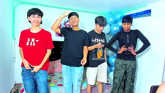 Snapshot of Alexander_and_Xiao chatting on 03-13-25, 08:00 Alexander and Xiao online show from 03-13-25, 08:00