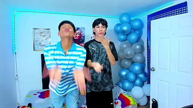 Snapshot of Alexander_and_Xiao chatting on 03-19-25, 10:09 Alexander and Xiao online show from 03-19-25, 10:09