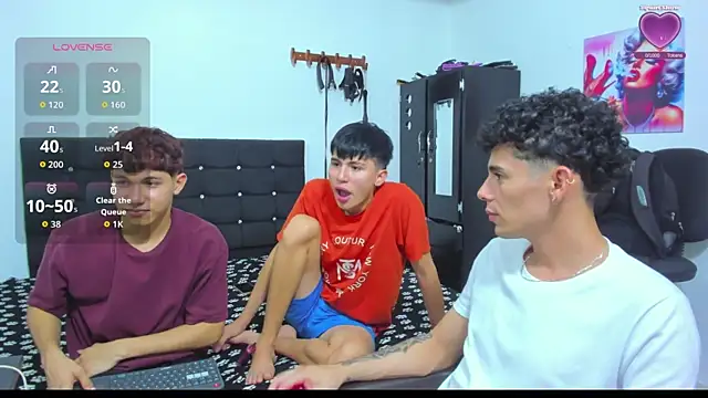 Snapshot of Alexander_and_Xiao chatting on 02-07-26, 07:50 Alexander and Xiao online show from 02-07-26, 07:50