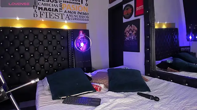 MADISSONLOVE  online show from 04-28-26, 03:00