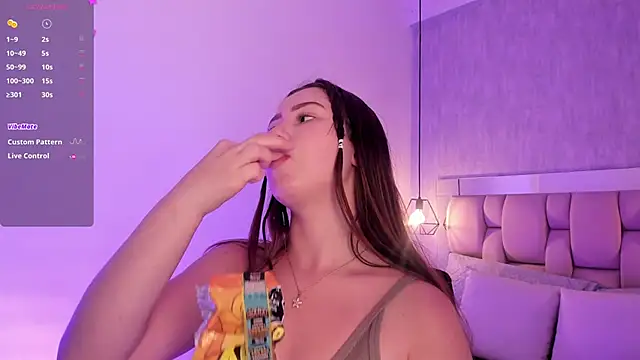 Snapshot of Roxie-Summers11 chatting on 01-30-25, 07:37 Roxie-Summers11 online show from 01-30-25, 07:37