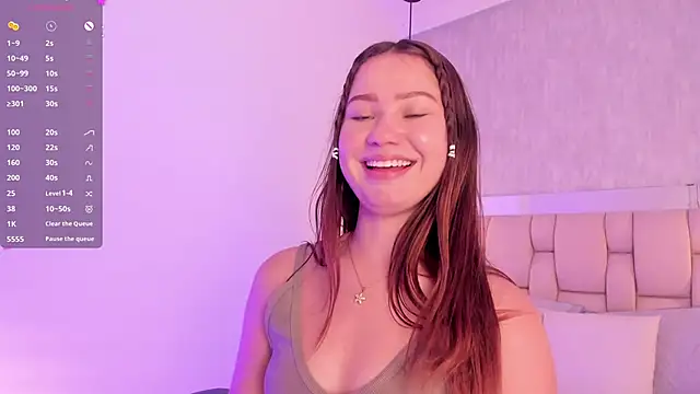 Snapshot of Roxie-Summers11 chatting on 01-31-25, 02:04 Roxie-Summers11 online show from 01-31-25, 02:04