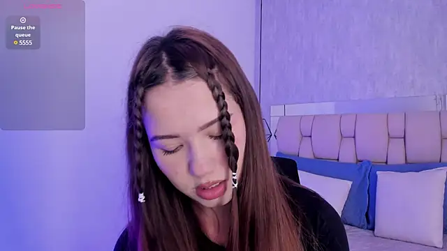 Snapshot of Roxie-Summers11 chatting on 02-05-25, 07:31 Roxie-Summers11 online show from 02-05-25, 07:31