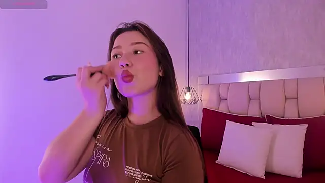 Snapshot of Roxie-Summers11 chatting on 03-01-25, 07:37 Roxie-Summers11 online show from 03-01-25, 07:37