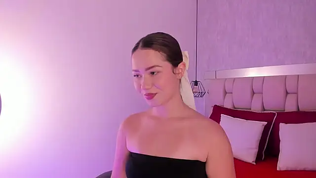 Snapshot of Roxie-Summers11 chatting on 03-03-25, 07:28 Roxie-Summers11 online show from 03-03-25, 07:28