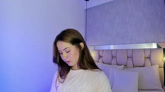 Snapshot of Roxie-Summers11 chatting on 03-18-25, 07:42 Roxie-Summers11 online show from 03-18-25, 07:42