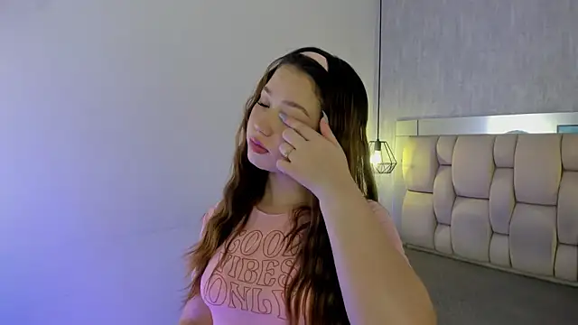 Roxie-Summers11 online show from 04-27-26, 07:45