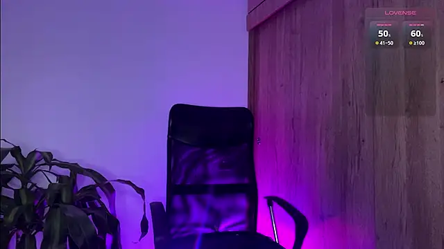 Julifoxx online show from 12-28-24, 12:26