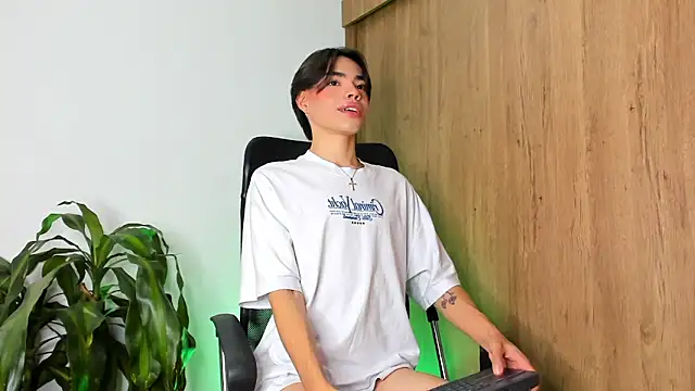 Julifoxx online show from 02-05-25, 10:12