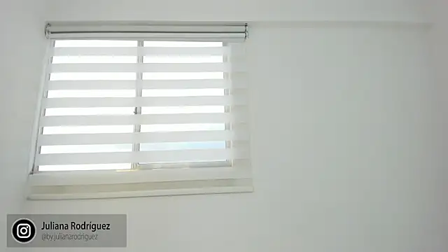 Julifoxx online show from 11-17-25, 09:53