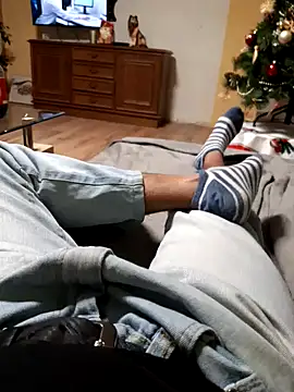 Snapshot of Big_Dick_22_in_Room chatting on 12-27-24, 08:18 Big Dick 22 in Room online show from 12-27-24, 08:18