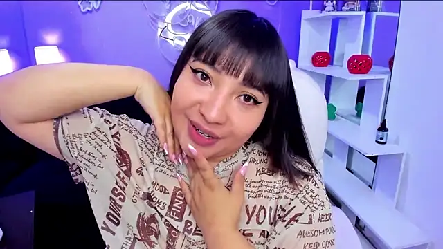 Snapshot of Emma_monserrat chatting on 05-23-26, 11:25 Emma monserrat online show from 05-23-26, 11:25