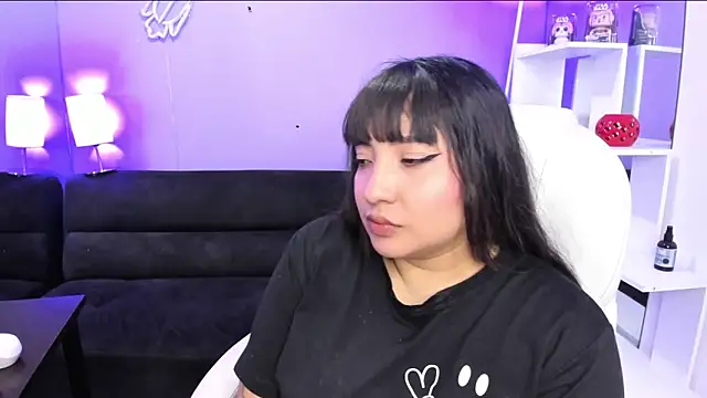 Snapshot of Emma_monserrat chatting on 05-28-26, 11:29 Emma monserrat online show from 05-28-26, 11:29