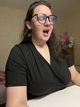 hungry1bunny online show from 12-20-24, 05:29