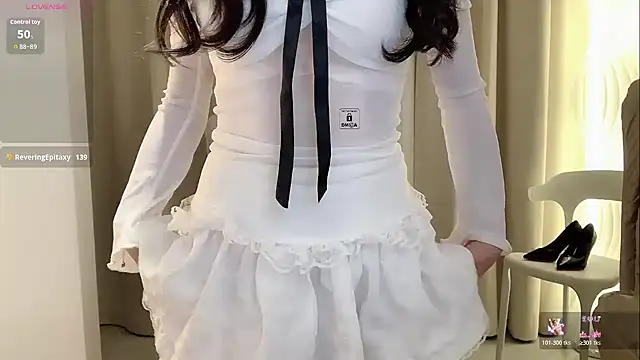 Snapshot of zhuzhu-520- chatting on 11-01-25, 03:58 zhuzhu-520- online show from 11-01-25, 03:58