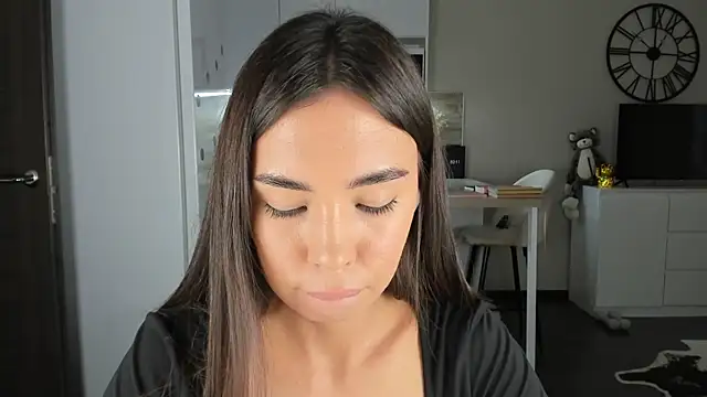 Snapshot of nilliluv chatting on 11-17-25, 08:09 nilliluv online show from 11-17-25, 08:09