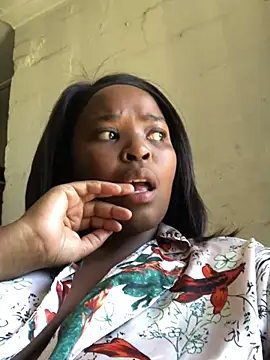 Snapshot of Yummy-Cat chatting on 12-29-24, 08:00 Yummy-Cat online show from 12-29-24, 08:00