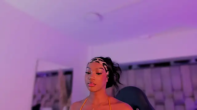 ChaynnaCooper online show from 10-04-25, 08:40