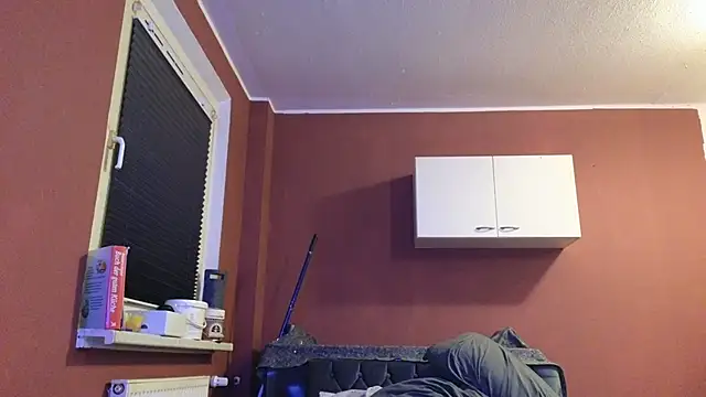 Snapshot of Henner33 chatting on 01-10-25, 07:43 Henner33 online show from 01-10-25, 07:43