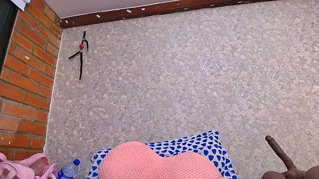 Snapshot of nicol_f chatting on 01-10-25, 01:53 nicol f online show from 01-10-25, 01:53