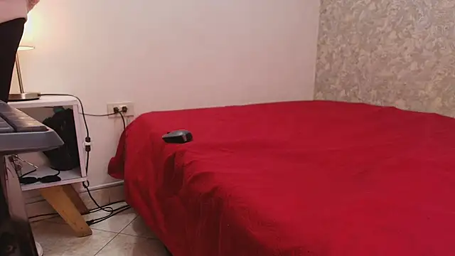 Snapshot of nicol_f chatting on 03-18-25, 07:10 nicol f online show from 03-18-25, 07:10