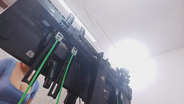 nicol f online show from 09-08-25, 07:13