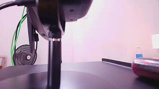 nicol f online show from 09-30-25, 07:19