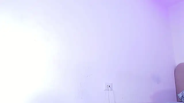 nicol f online show from 04-28-26, 03:11