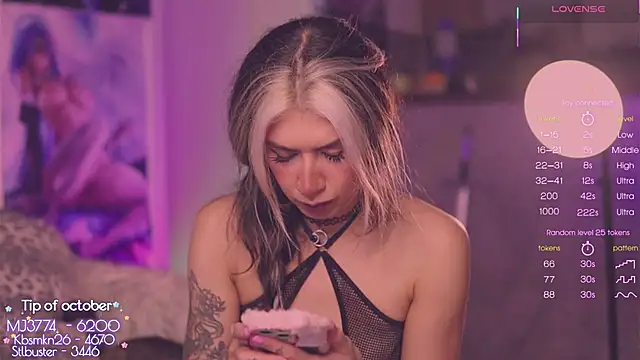 Snapshot of Virtual_Wafu chatting on 10-18-25, 12:39 Virtual Wafu online show from 10-18-25, 12:39