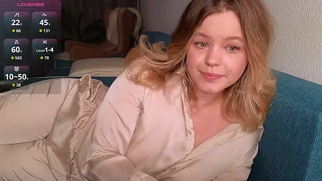 Snapshot of Milana15 chatting on 09-20-25, 01:01 Milana15 online show from 09-20-25, 01:01