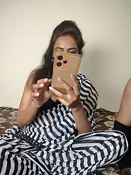 Snapshot of Raat_ki_rani_ chatting on 01-02-25, 06:56 Raat ki rani online show from 01-02-25, 06:56